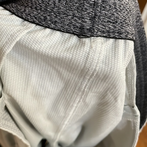 VUORI Men's Train Tech Athletic Shorts Size XL In Grey - Picture 6 of 8